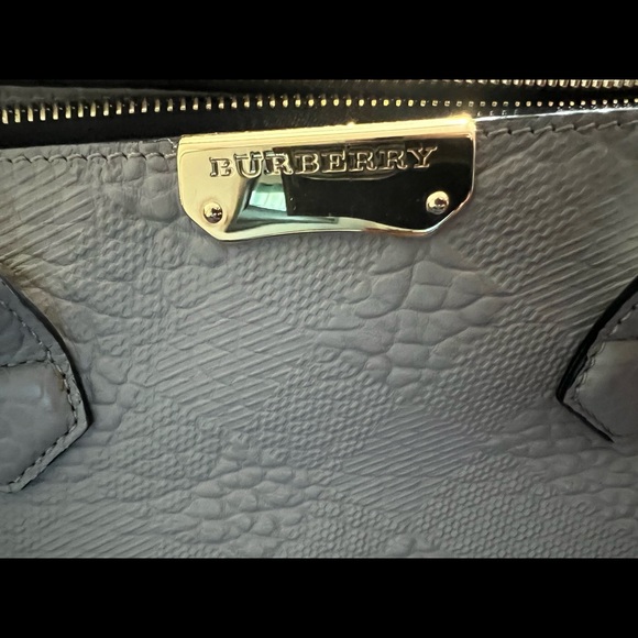 Authentic BURBERRY Dewsburry Convertible Tote Check Embossed Leather Medium Size - Picture 11 of 12